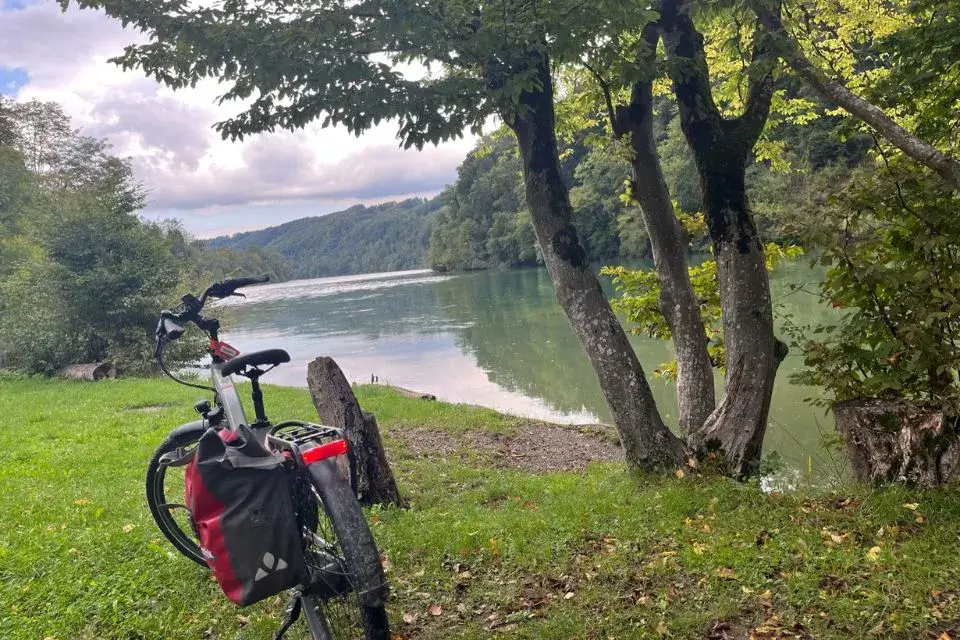 אופניים עם מנוע עזר חשמלי לטיול אופניים בשוויץ